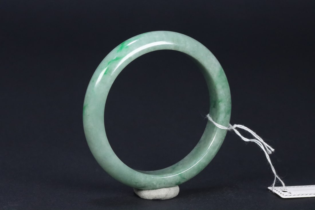 An Exquisite Jadeite Bracelets - 2