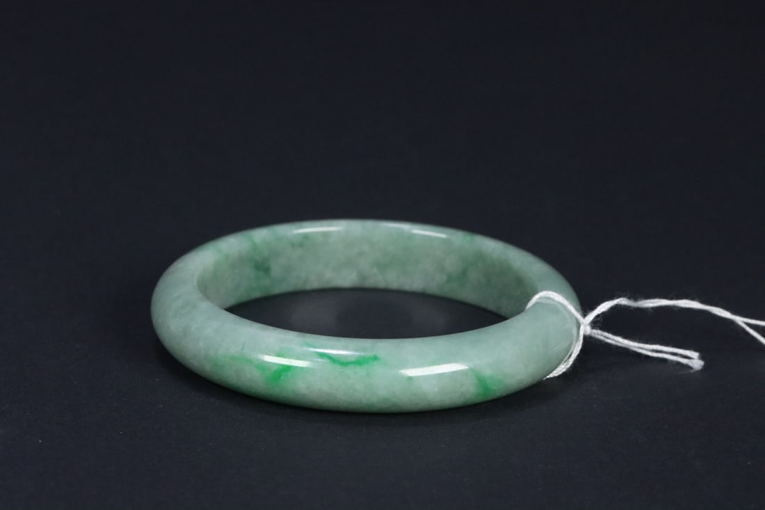 An Exquisite Jadeite Bracelets - 4
