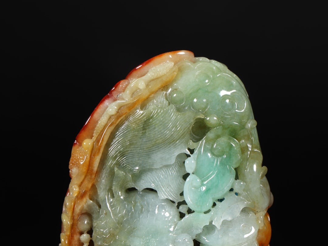 An Exquisite Jadeite Carp Ornament - 2