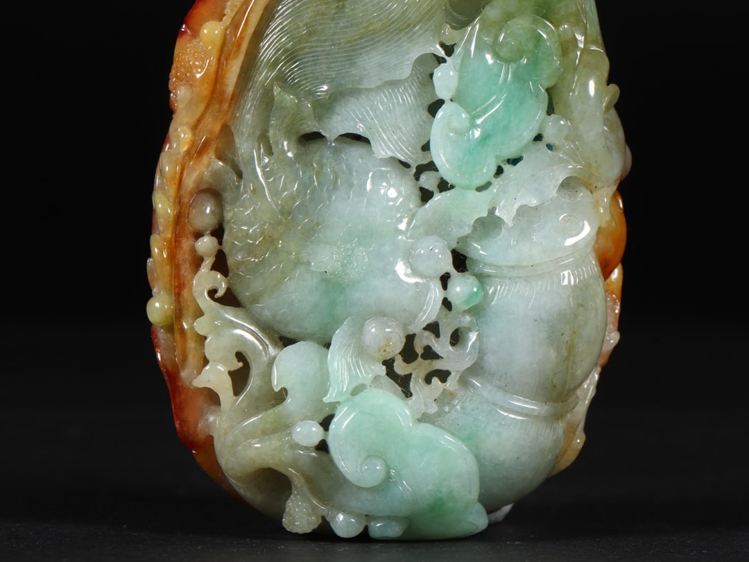 An Exquisite Jadeite Carp Ornament - 3