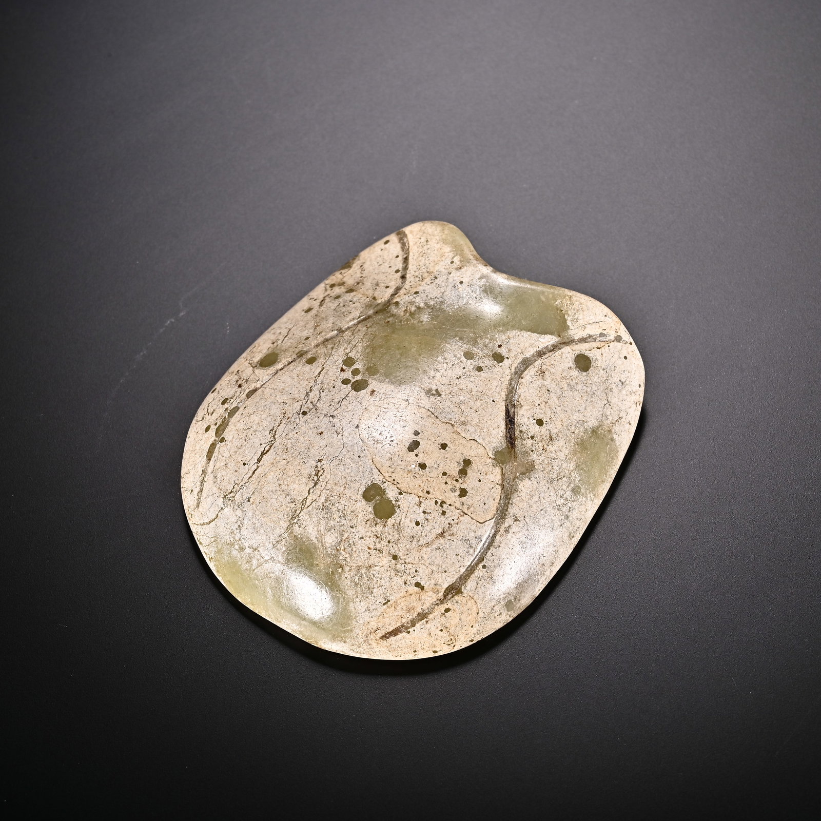 An Exquisite White Jade Tortoise shell Ornament - 2