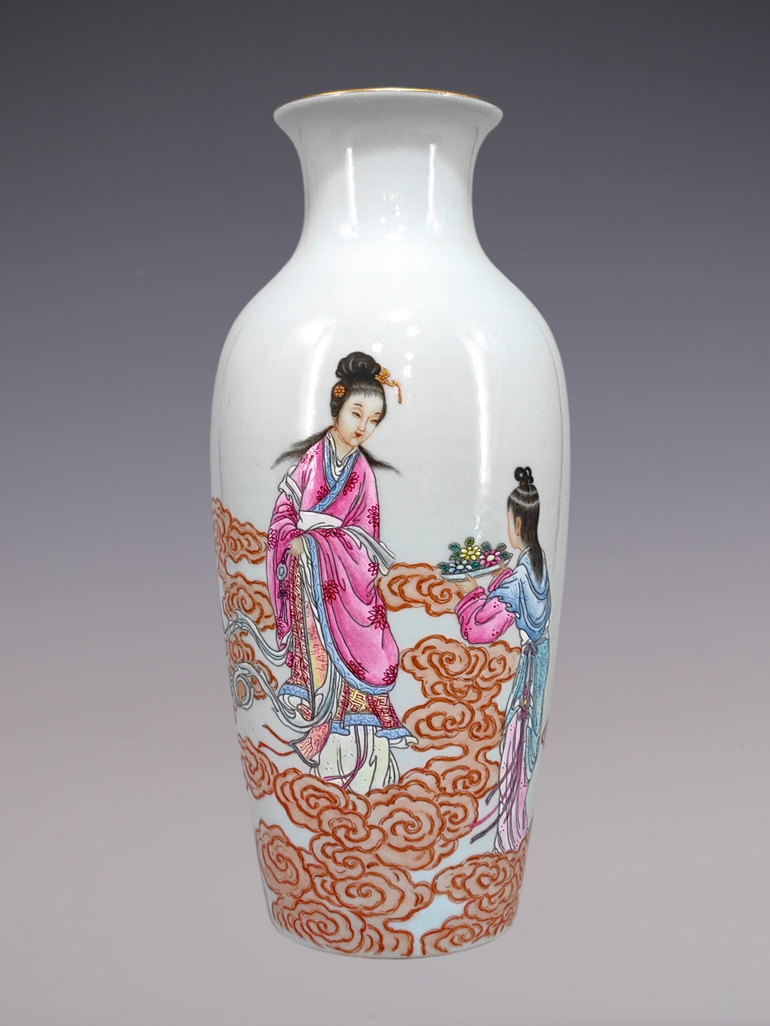 An Exquisite Famille-Rose Character and Story Pattern Vase: An Exquisite Famille-Rose Character and Story Pattern Vase Qing Dynasty, China Qianlong Six-character Mark Size:9.8inx4.3in粉彩献寿图观音瓶
