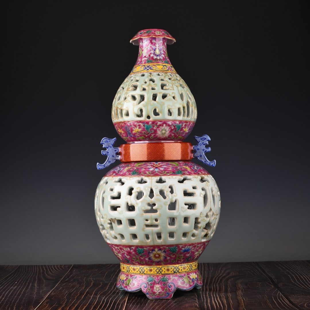 A Exquisite Enamel Lotus Pattern Gourd Vase: A Exquisite Enamel Lotus Pattern Gourd Vase,Qing Dynasty, China,Qianlong Four-character Mark,Size:18.3inx9.1in 珐琅彩缠枝莲纹葫芦瓶,中