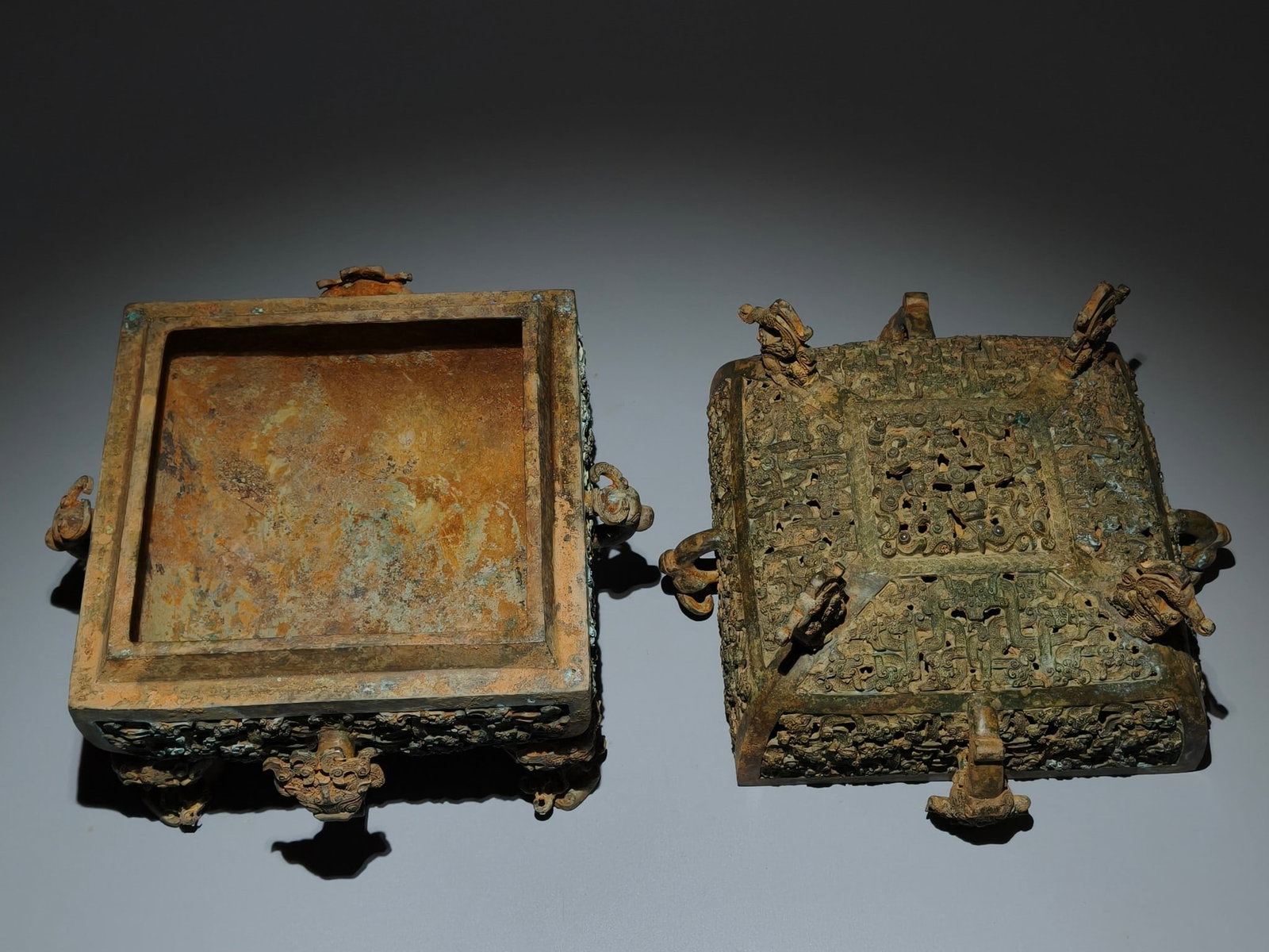 A Exquisite Bronze Dragon Pattern Box - 6