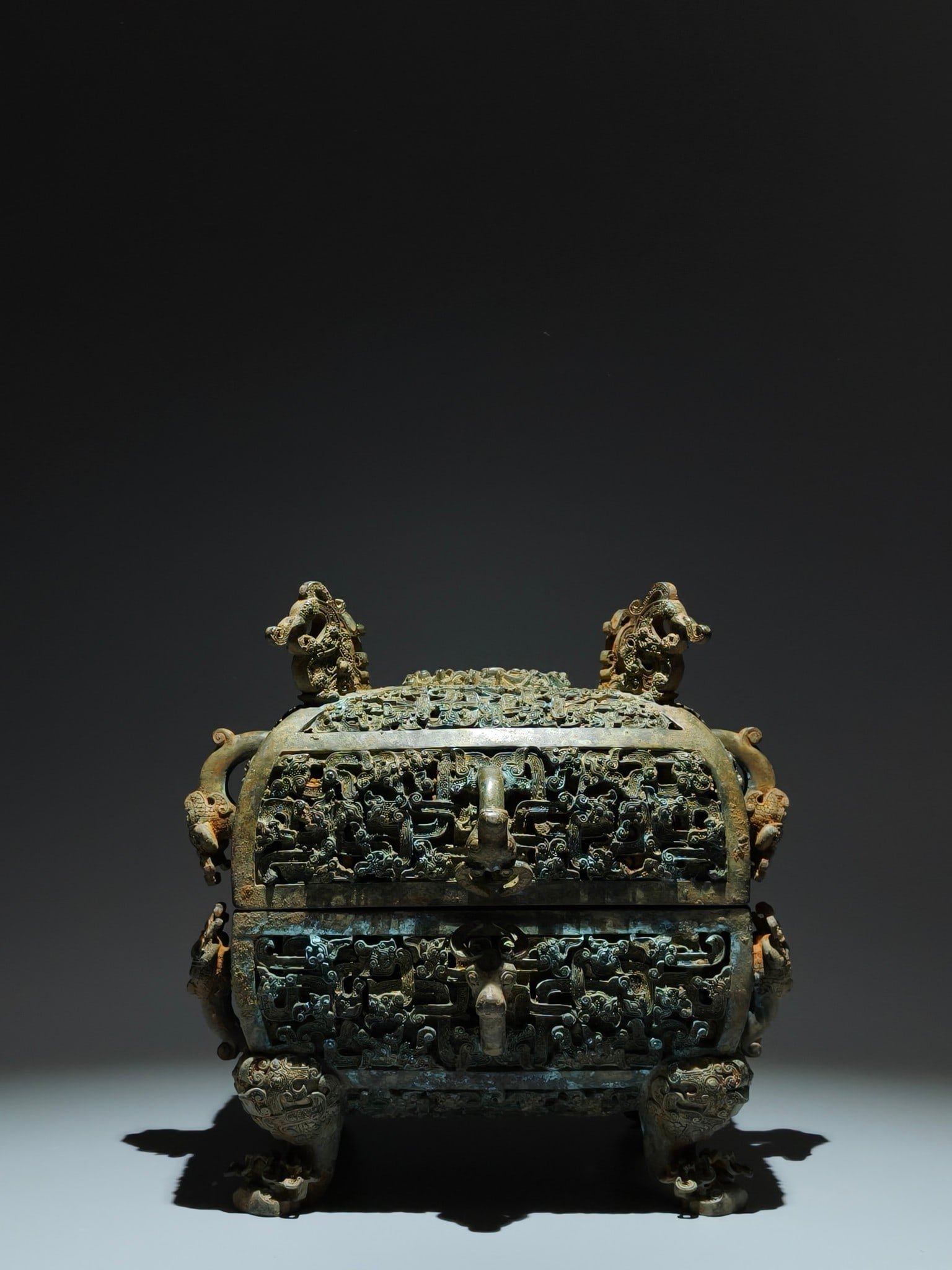 A Exquisite Bronze Dragon Pattern Box - 9