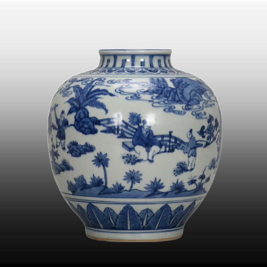 A Exquisite Blue and White Figures Pattern Jar: A Exquisite Blue and White Figures Pattern Jar,Ming Dynasty, China,Size:7.7inx3.1inx7.1in 青花人物纹罐,中国明代