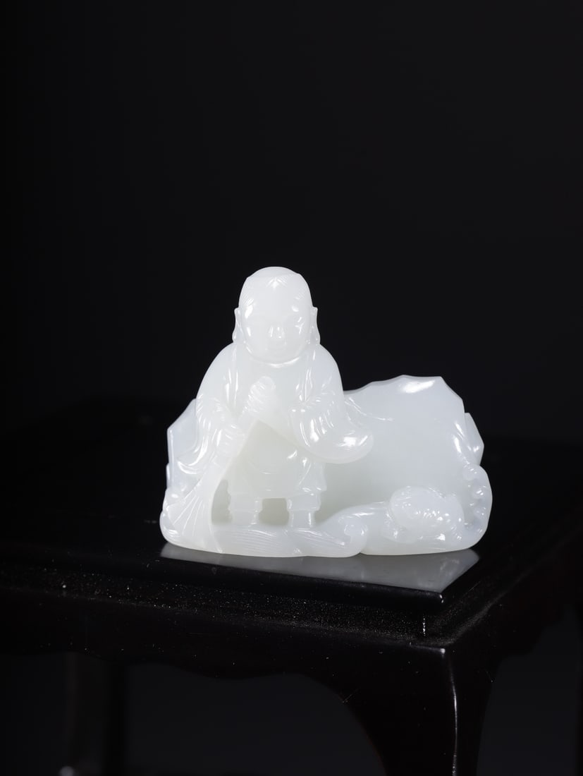 A Exquisite Hotan Jade Figures Ornament (1 of 10)