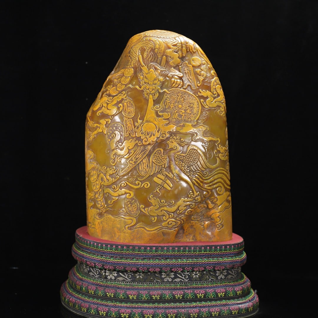 A Exquisite Shoushan Stone Dragon and Phoenix Pattern Seal (1 of 10)