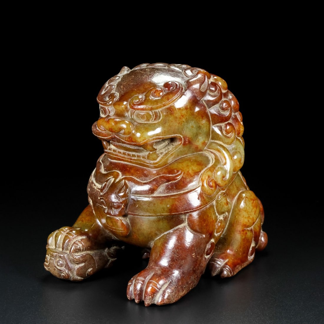 A Exquisite Hotan Jade Lion Ornament (1 of 6)