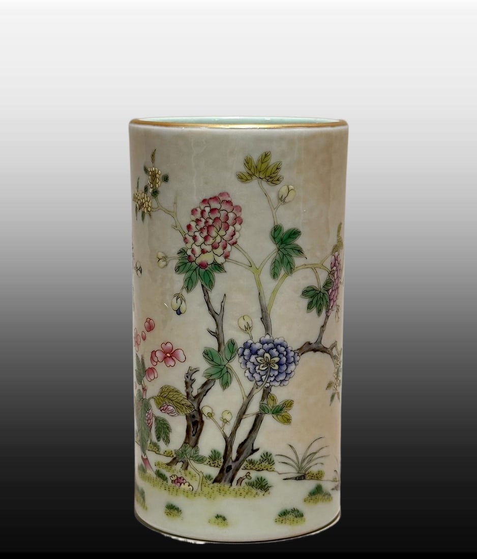 A Exquisite Famille-Rose Flower Pattern Brush Pot: A Exquisite Famille-Rose Flower Pattern Brush Pot,Qing Dynasty, China,Jiaqing Six-character Mark,Size:4.7inx2.6inx2.5in
