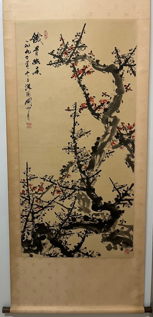 A Chinese Vertical Scroll Ink Painting of Flower on Paper: A Chinese Vertical Scroll Ink Painting of Flower on Paper,Modern Period of China,Guan Shanyue,without frame size:53.9inx26.4in 一幅中国水墨纸本花&