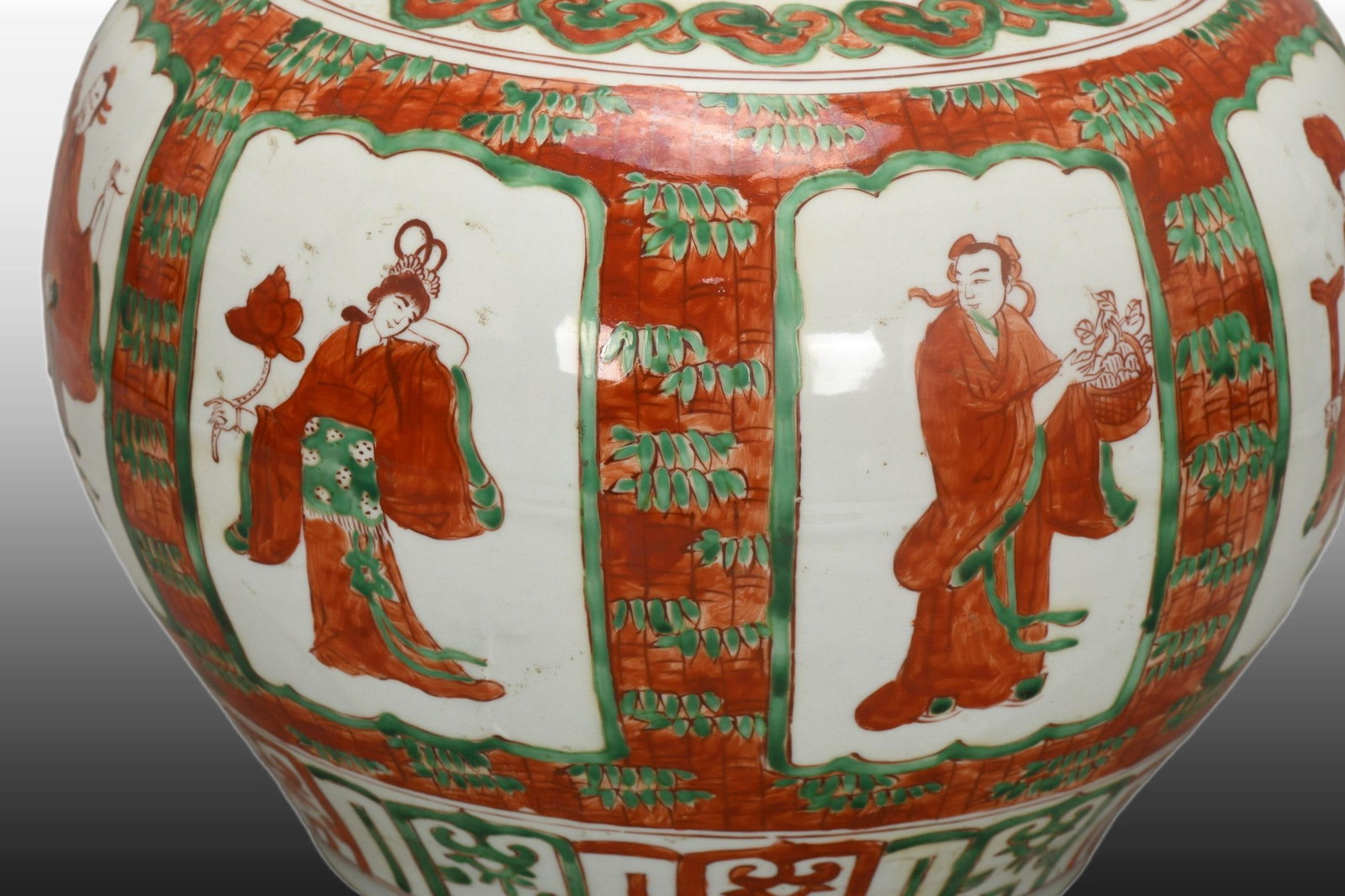 A Exquisite Wucai Figures Pattern Jar - 5
