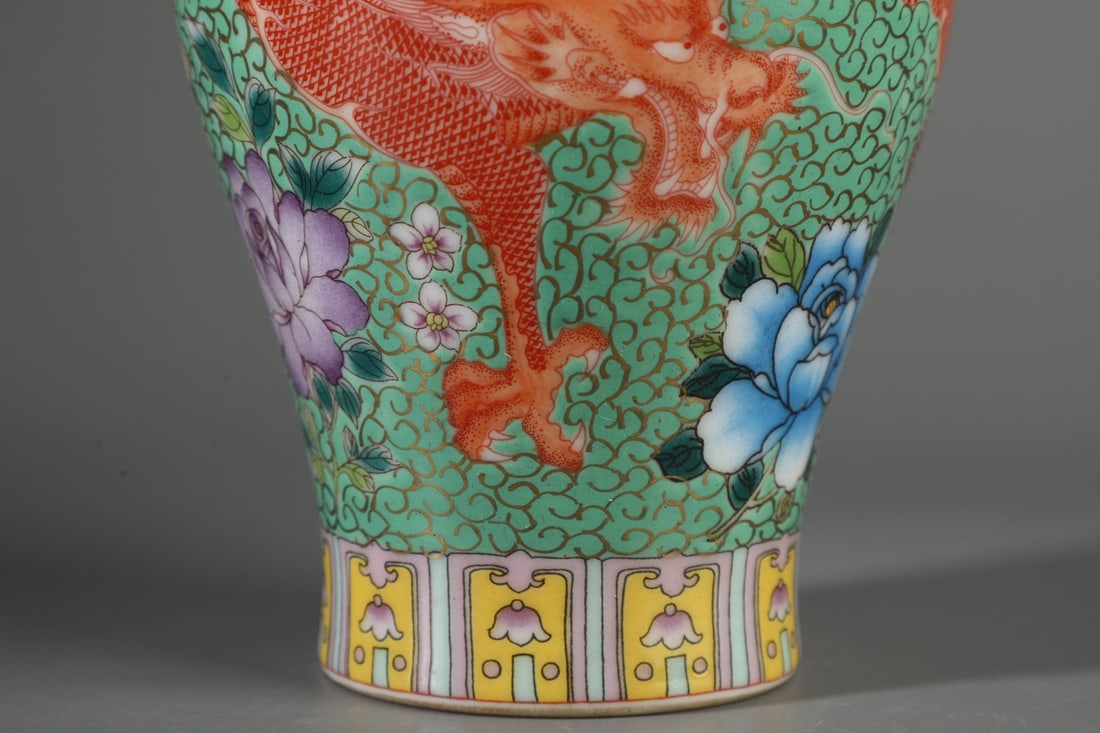 A Exquisite Green Ground Painted Gold Dragon Pattern Vase - 5