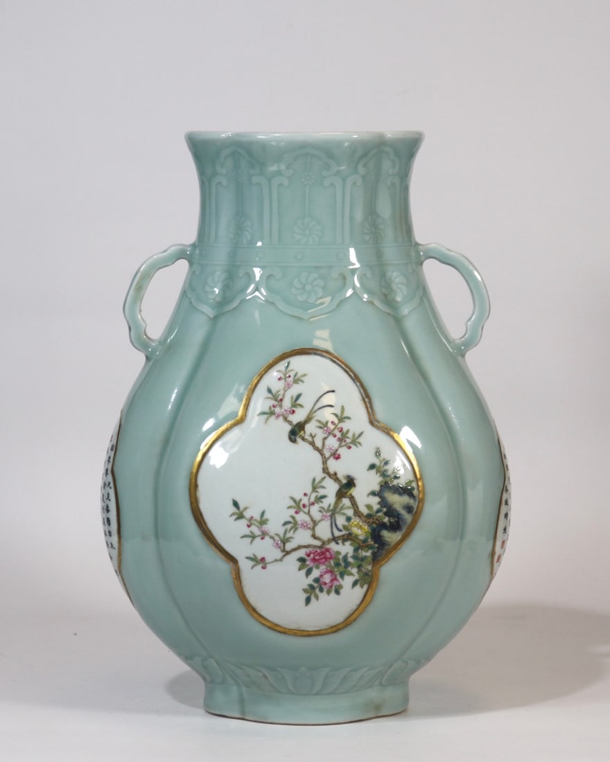 A Exquisite Famille-Rose Flower and Bird Pattern Vase: A Exquisite Famille-Rose Flower and Bird Pattern Vase,Qing Dynasty, China,Qianlong Six-character Mark,Size:14.4inx9.8in 粉彩花鸟纹瓶,中国清代