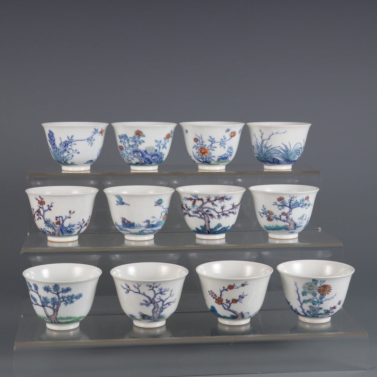 A Set of Exquisite Doucai Flower Pattern Cup: A Set of Exquisite Doucai Flower Pattern Cup ,Qing Dynasty, China,Kangxi Six-character Mark,Size:2inx2.8in 一套斗彩花卉纹杯,中国清