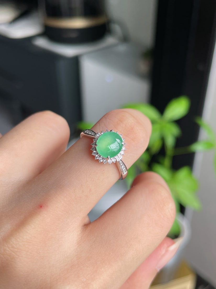 A Exquisite Diamond Inlaid Jadeite Ring - 2