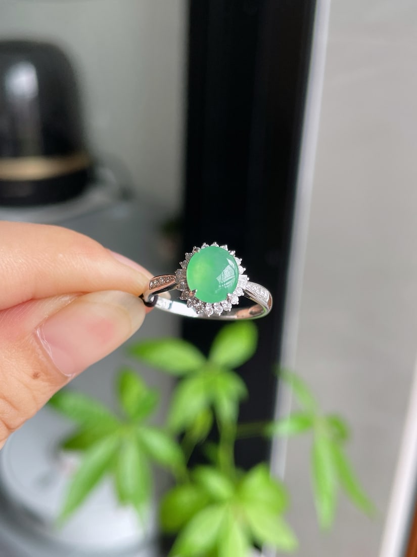 A Exquisite Diamond Inlaid Jadeite Ring - 4