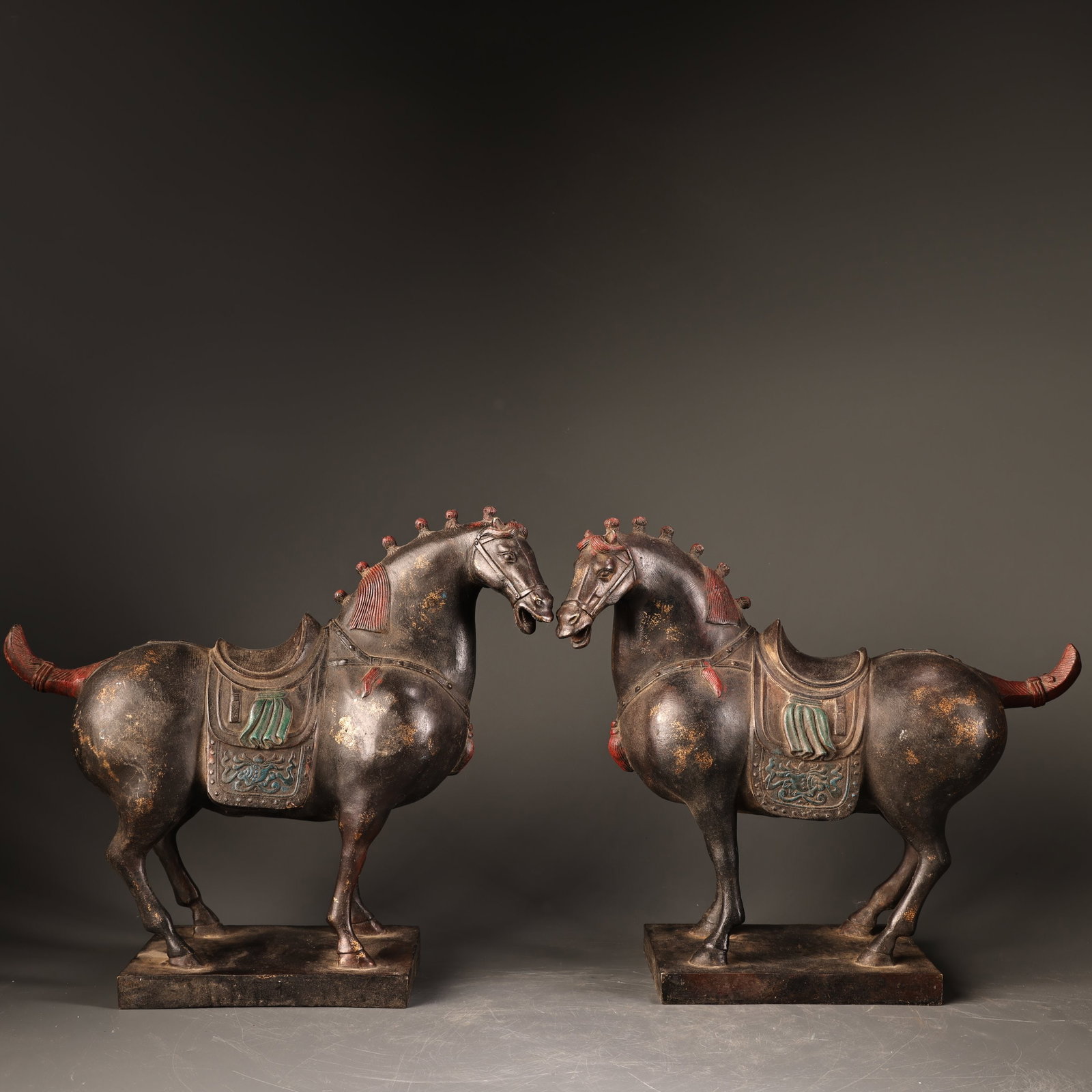 A pair of Exquisite Bronze Painted Color Horse Ornament (1 of 12)