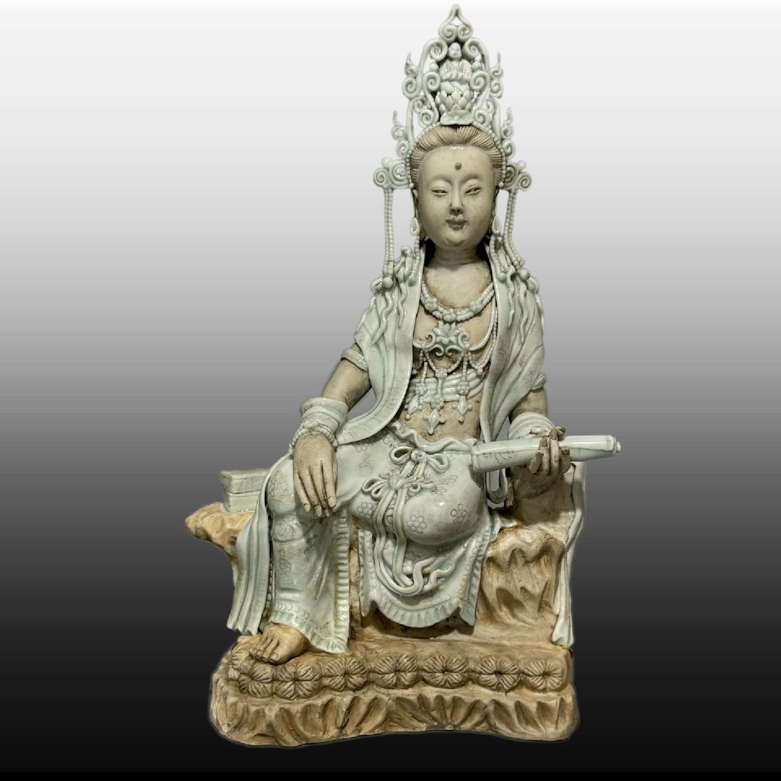 A Exquisite Shadow Blue Glazed Statue of Avalokitesvara Ornament: A Exquisite Shadow Blue Glazed Statue of Avalokitesvara Ornament,Ming Dynasty, China,Size:10.6inx6.3in ???????,????