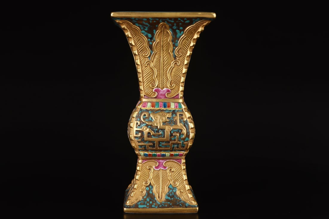 A Exquisite Ancient Bronze Color Dragon Pattern Vase: A Exquisite Ancient Bronze Color Dragon Pattern Vase,Qing Dynasty, China,Qianlong Six-character Mark,Size:8.9inx4.5in 古铜彩龙纹瓶,中国清代,