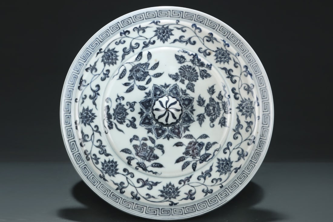 A Exquisite Blue and White Melon And Fruit Pattern Jar - 6