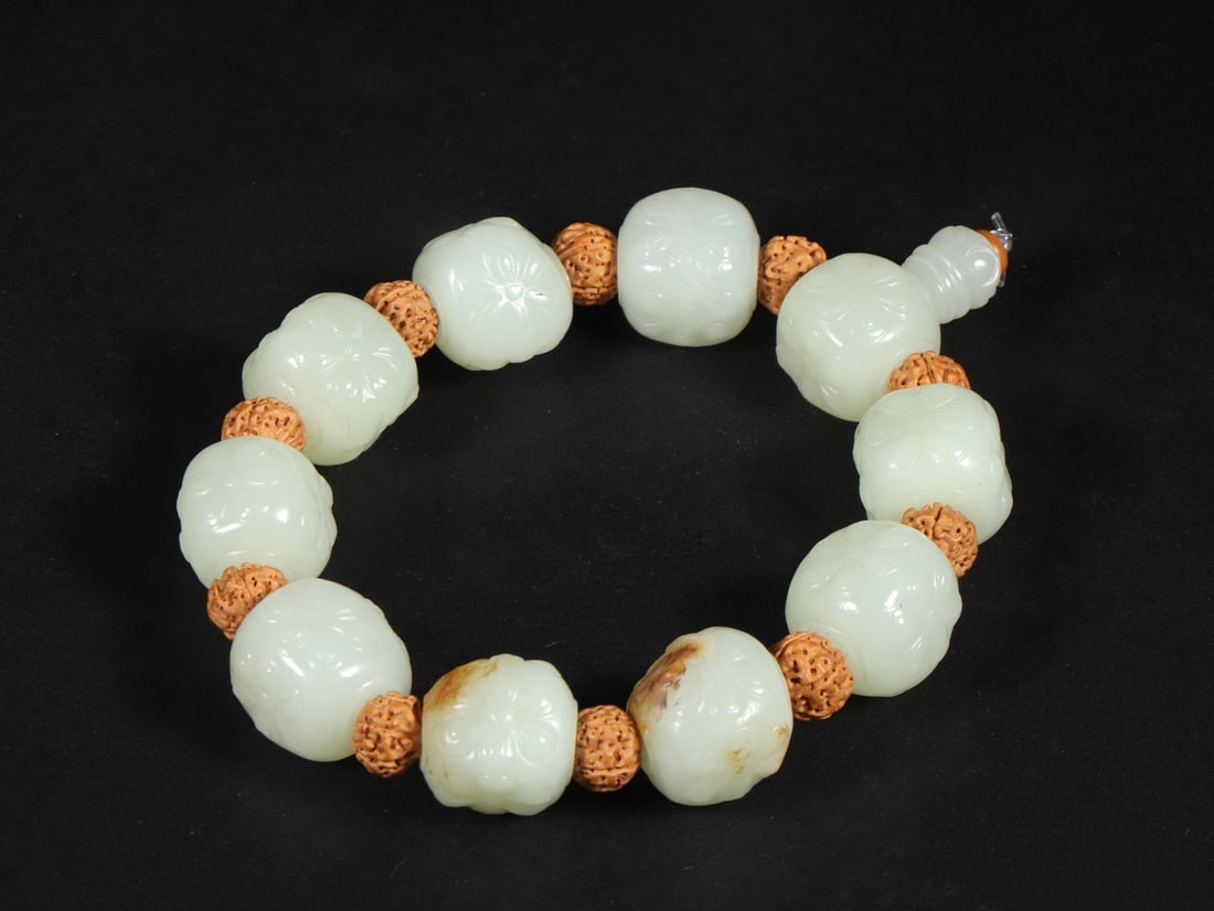 A Exquisite Hotan Jade Eight Treasures Flower Pattern Bracelets - 2