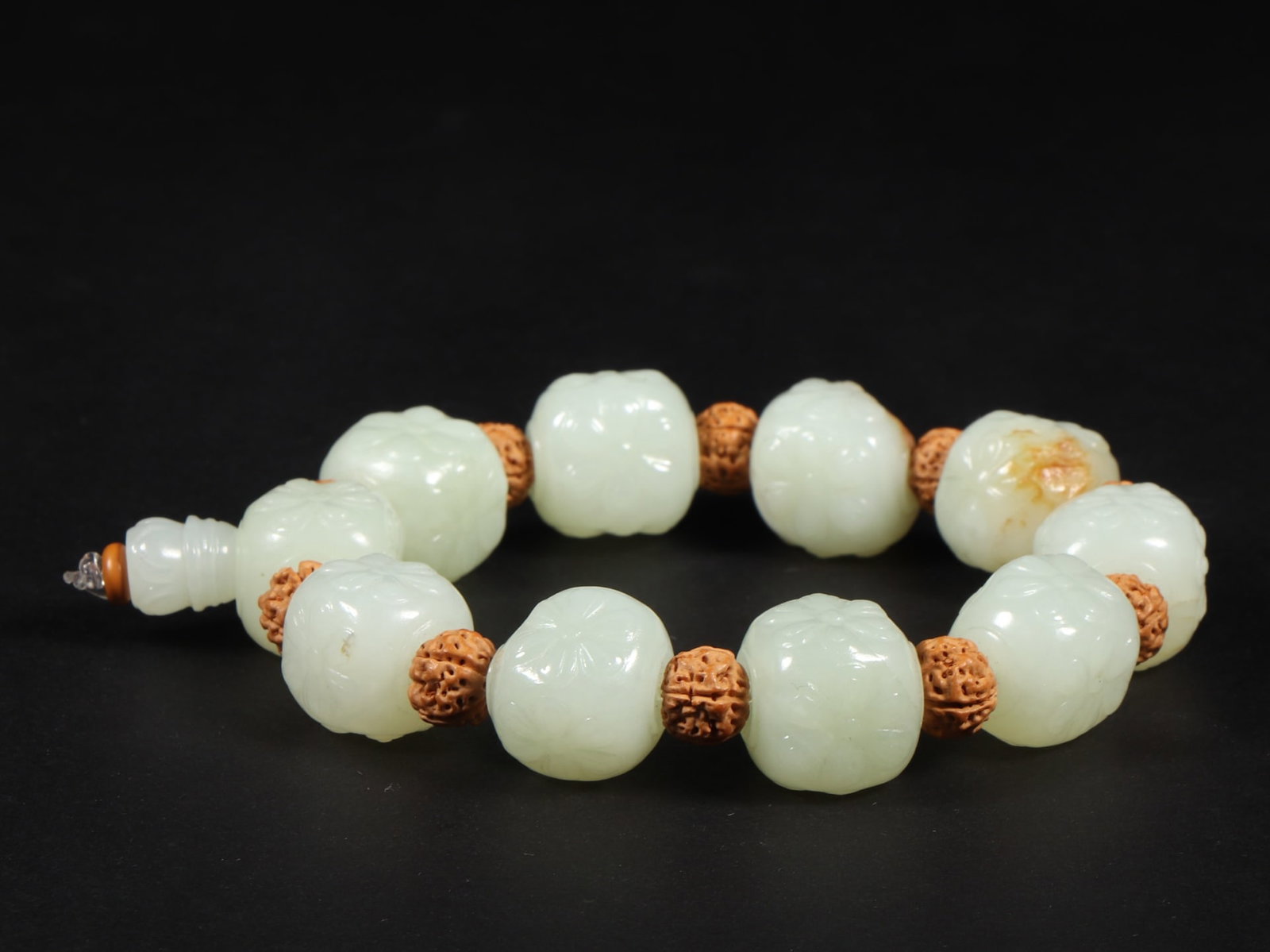 A Exquisite Hotan Jade Eight Treasures Flower Pattern Bracelets - 8