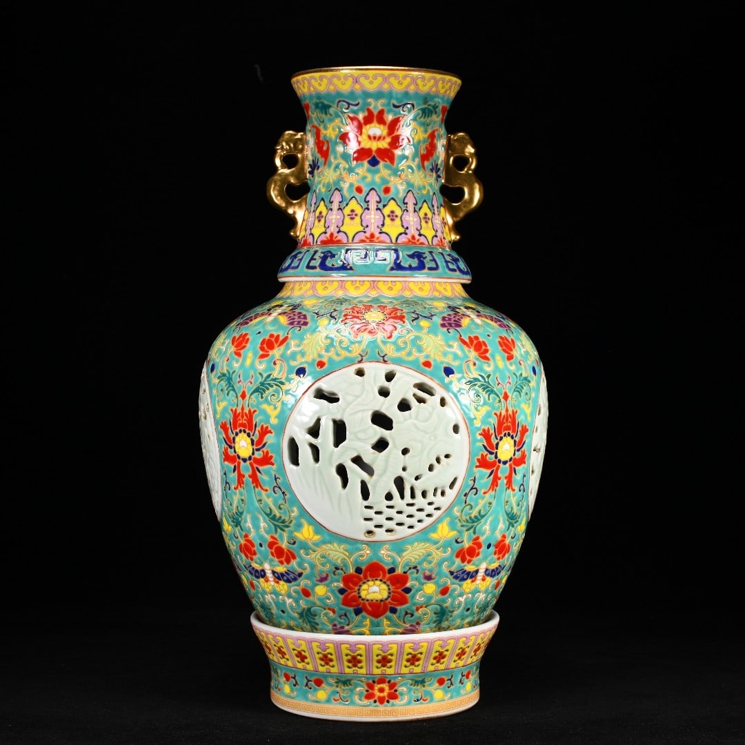 A Exquisite Enamel Flower Pattern Double-Ears Vase: A Exquisite Enamel Flower Pattern Double-Ears Vase,Qing Dynasty, China,Qianlong Four-character Mark,Size:17.3inx10in 珐琅彩花卉纹双耳瓶,中&#