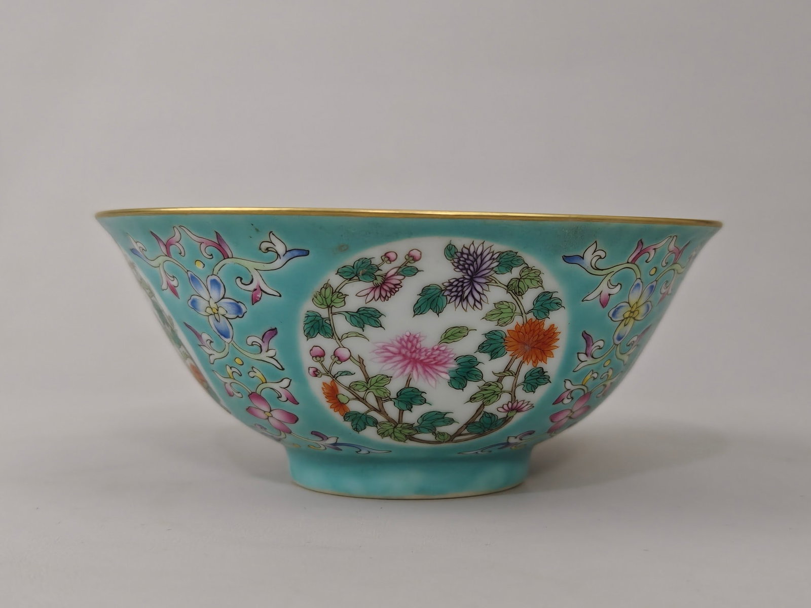 A Exquisite Turquoise-Glazed Flower Pattern Bowl - 3