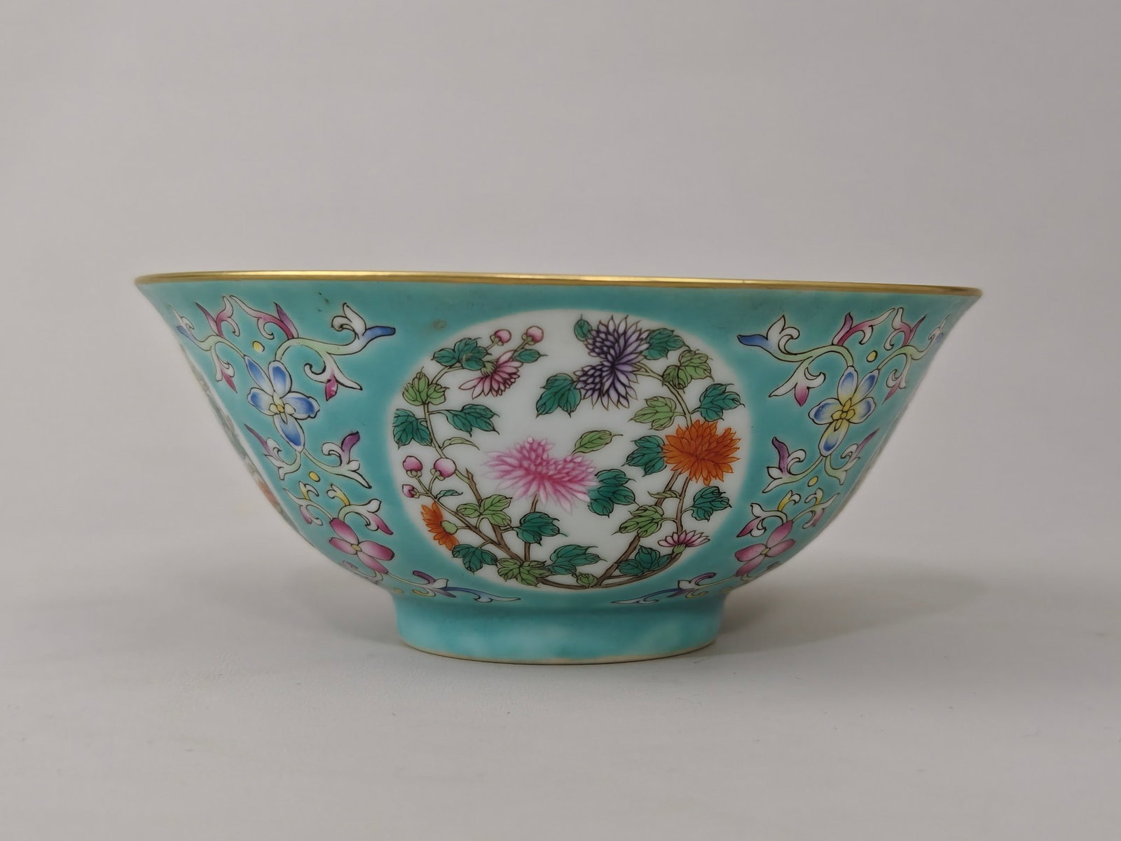 A Exquisite Turquoise-Glazed Flower Pattern Bowl - 5