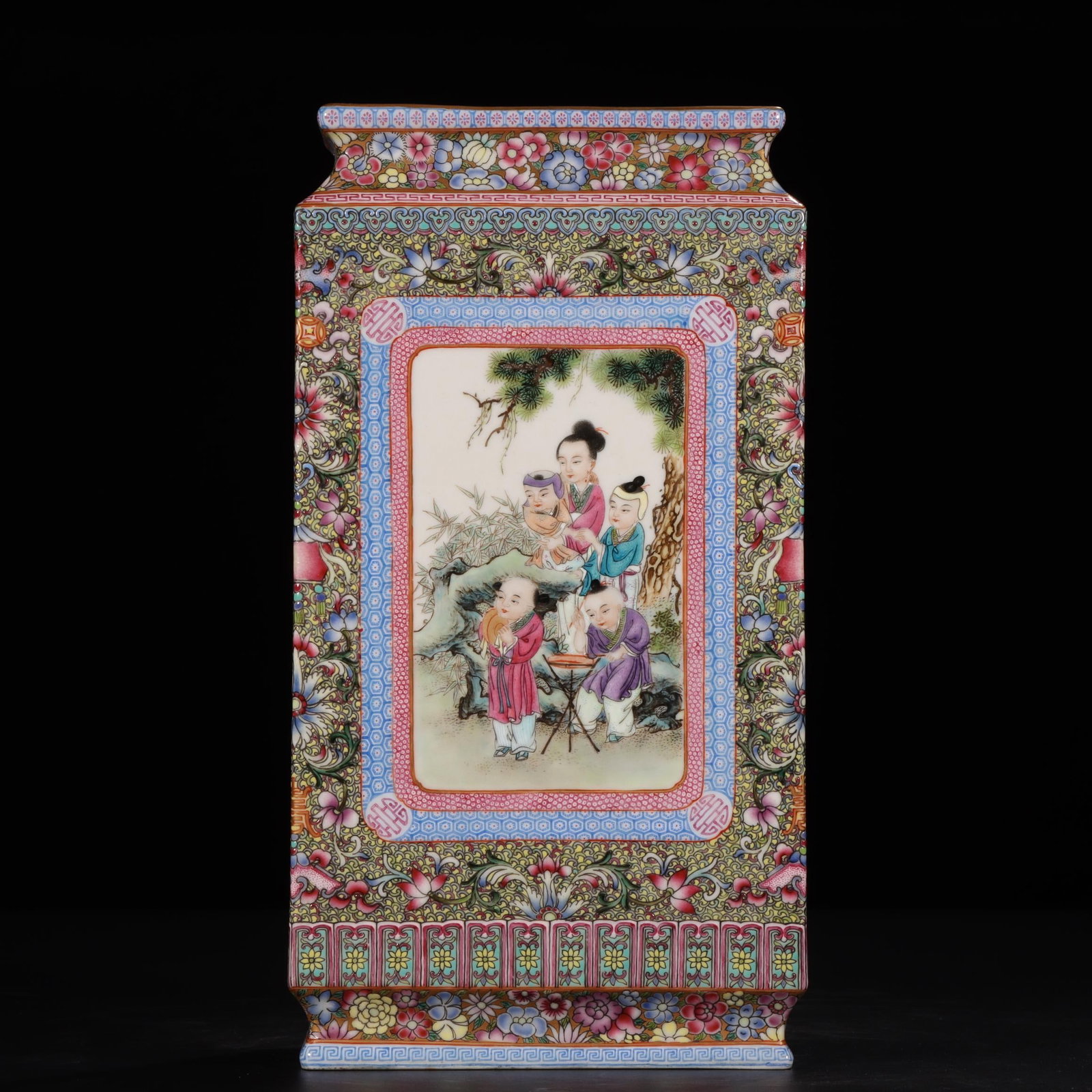 A Exquisite Famille-Rose Painted Gold Lotus and Figures Pattern Vase: A Exquisite Famille-Rose Painted Gold Lotus and Figures Pattern Vase,Qing Dynasty, China,Qianlong Six-character Mark,Size:9inx4.3inx4.5in