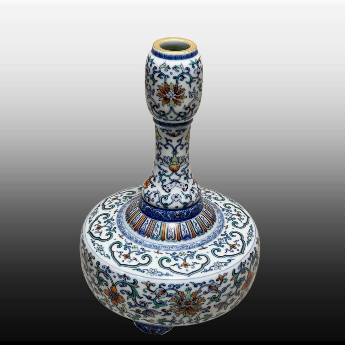 A Exquisite Doucai Lotus Pattern Vase - 2