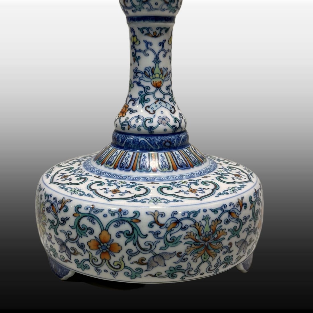 A Exquisite Doucai Lotus Pattern Vase - 5