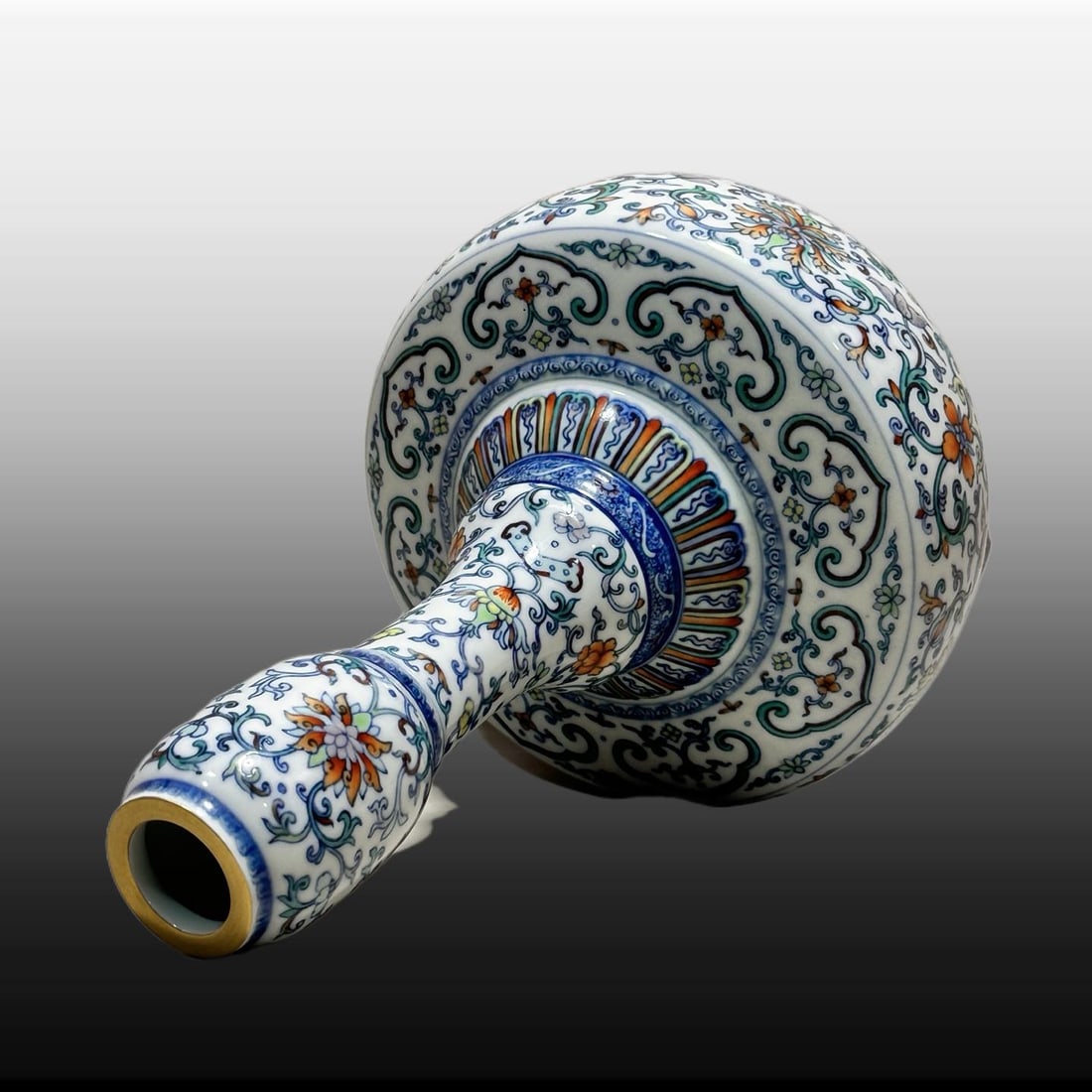 A Exquisite Doucai Lotus Pattern Vase - 6