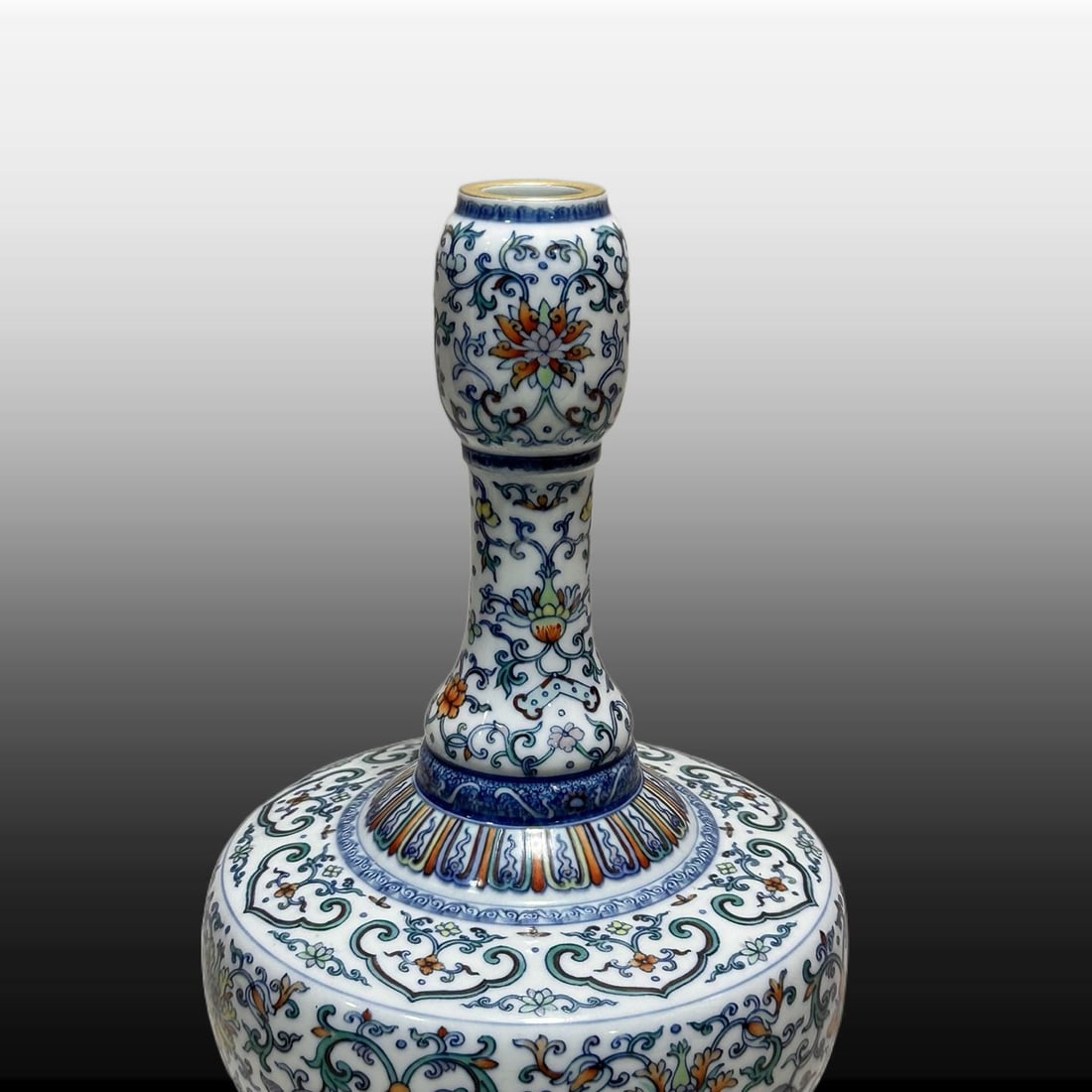 A Exquisite Doucai Lotus Pattern Vase - 7