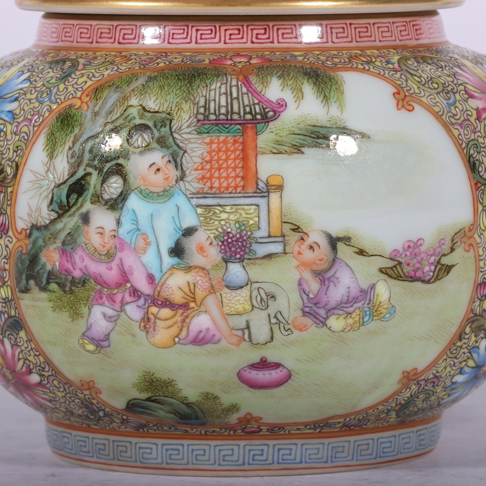 A Exquisite Enamel Figures Pattern Ewer - 3