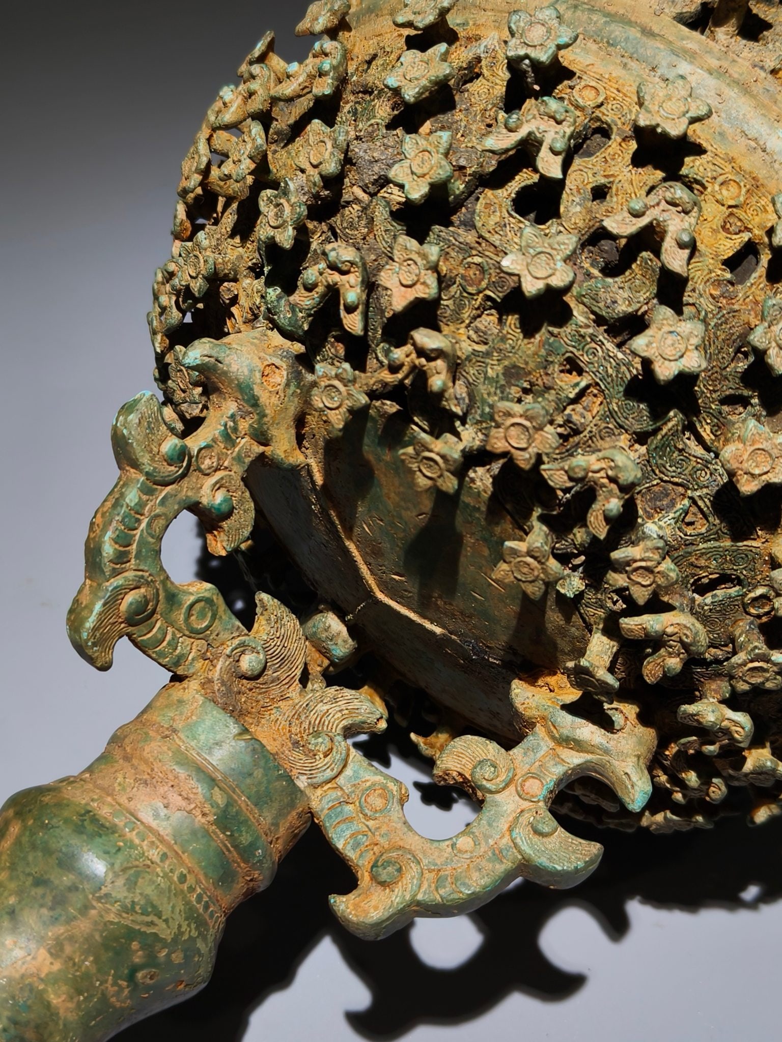 A Exquisite Bronze Plum Flower Pattern Bird Covered Jar - 8