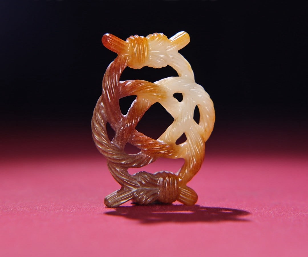 A Exquisite Hotan White Jade String Pattern Jade Pendant: A Exquisite Hotan White Jade String Pattern Jade Pendant,Han Dynasty, China,Size:1.7inx2.3inx0.4in,Weight:23g 和田白玉绳纹佩,中国汉代