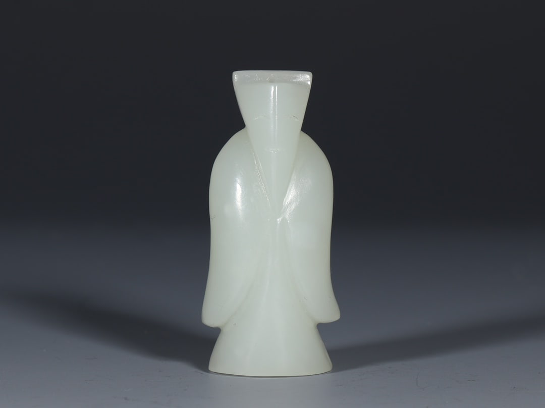 A Exquisite Hotan Jade Figures Ornament: A Exquisite Hotan Jade Figures Ornament,Qing Dynasty, China,Size:0.7inx1.7in,Weight:16g 和田玉人摆件,中国清代