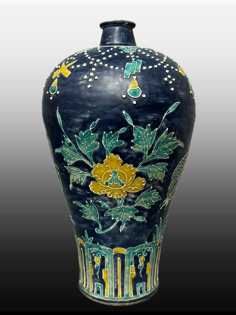 A Exquisite Blue Ground Peacock Pattern Vase - 2
