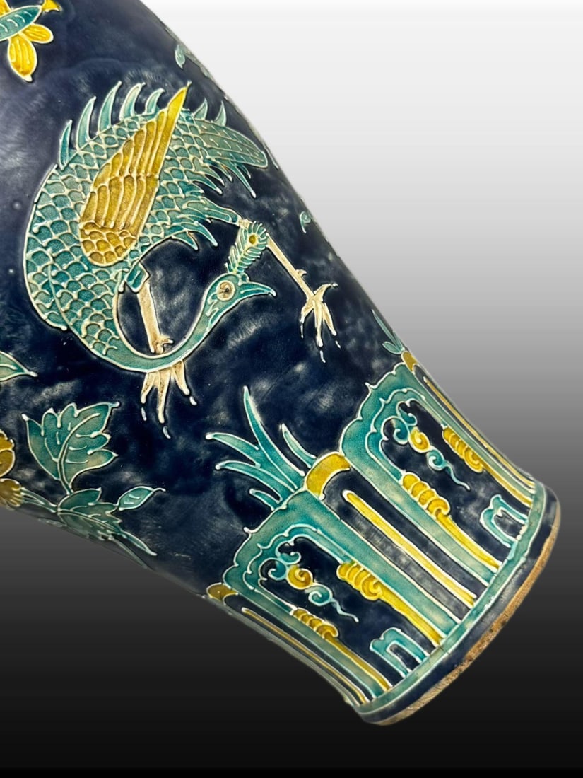 A Exquisite Blue Ground Peacock Pattern Vase - 5