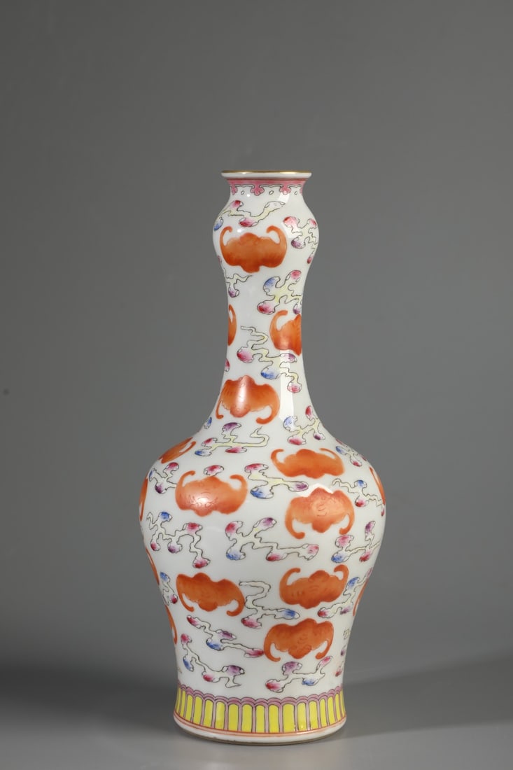 A Exquisite Iron-Red Bats Pattern Vase - 7