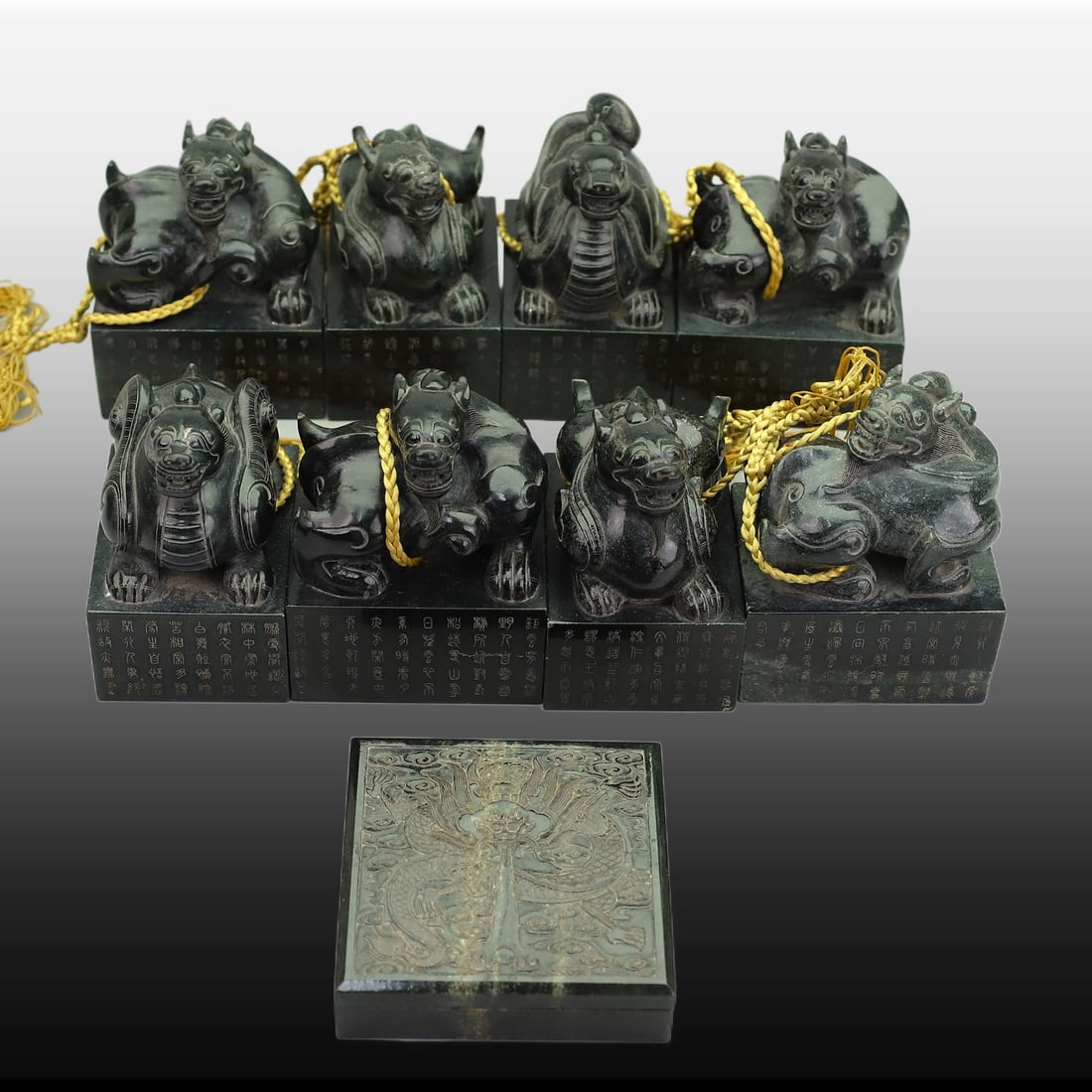 A Set of Exquisite Hotan Green Jade Dragon Seal: A Set of Exquisite Hotan Green Jade Dragon Seal,Qing Dynasty, China,Size:18.5inx18.5inx7.5in(Outer Box), 4.2inx3.2in(Seal), 4.9inx4.9inx1.3in(Small Box),Weight:24990g 一套和田&