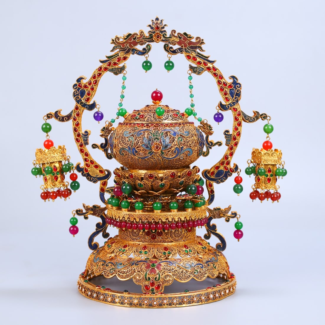 A Exquisite Cloisonné Inlaid Gems Dragon Robin: A Exquisite Cloisonné Inlaid Gems Dragon Robin,Qing Dynasty, China,Qianlong Four-character Mark,Size:11inx9.4in ,Weight:885g 掐丝镶嵌宝石龙炉,È