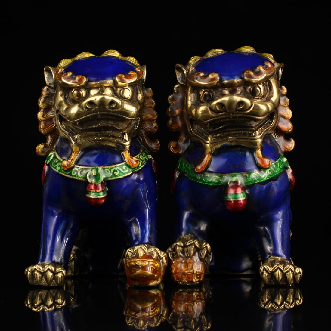 A pair of Exquisite Bronze Cloisonne Lion Ornament (1 of 9)