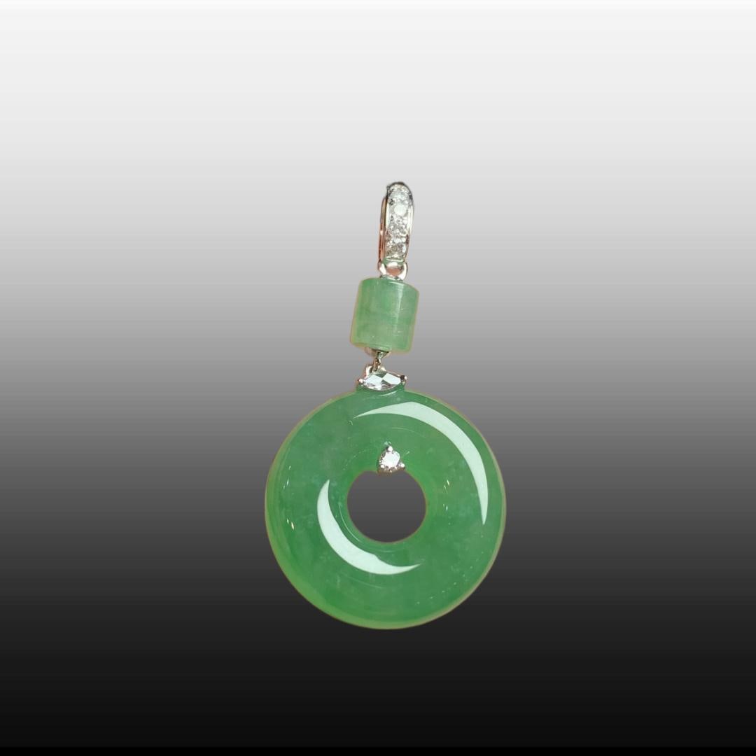 A Exquisite Jadeite Pendant (1 of 4)