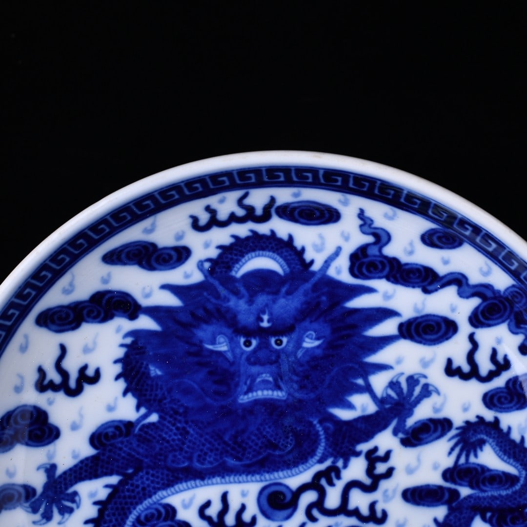 A Exquisite Blue and White Dragon Pattern Plate - 3