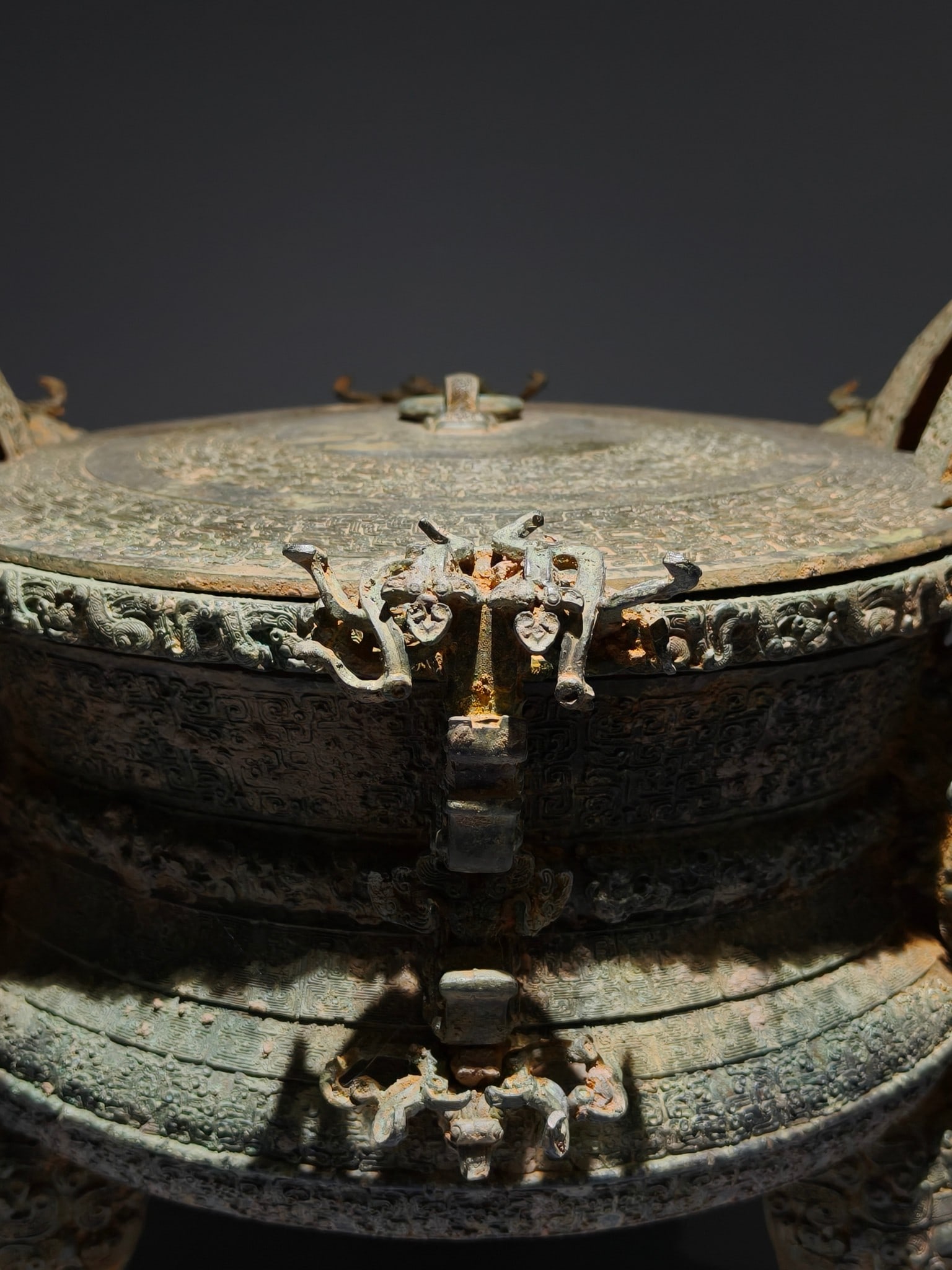A Exquisite Bronze Auspicious Cloud Pattern Tripod Censer - 2