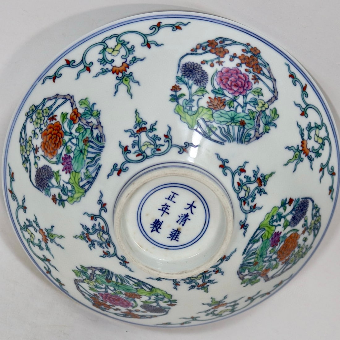 A Exquisite Doucai Flower Pattern Bowl - 3