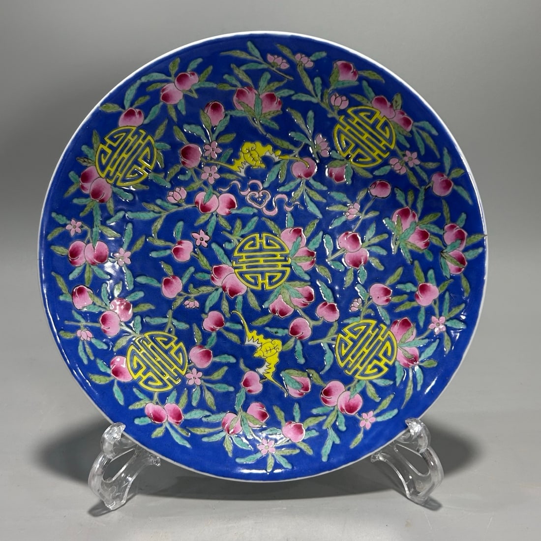 A Exquisite Enamel Peach Pattern Plate: A Exquisite Enamel Peach Pattern Plate,Qing Dynasty, China,Xianfeng Six-character Mark,Size:8.3inx1.8in 珐琅彩桃纹盘,中国清代,咸ߑ